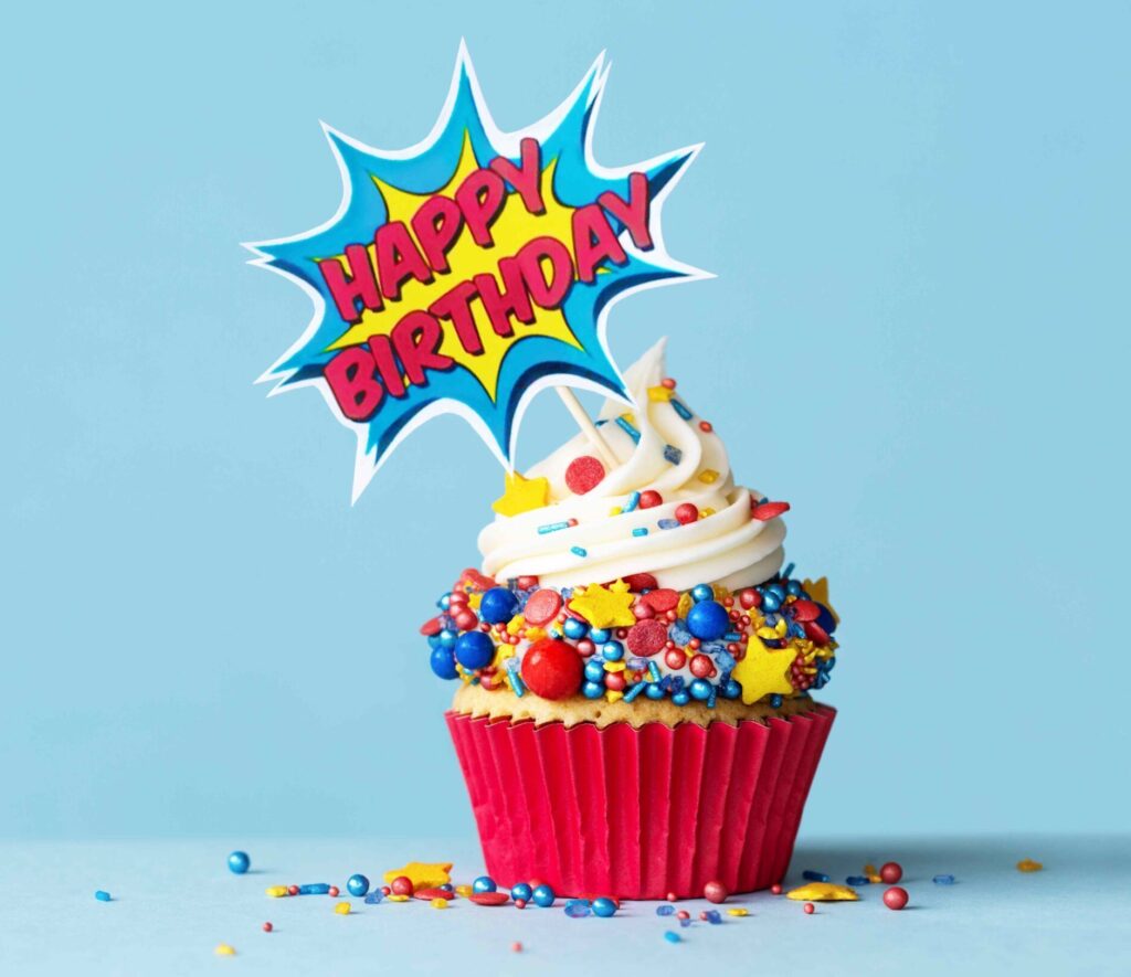 birthday-cupcake-for-a-superhero